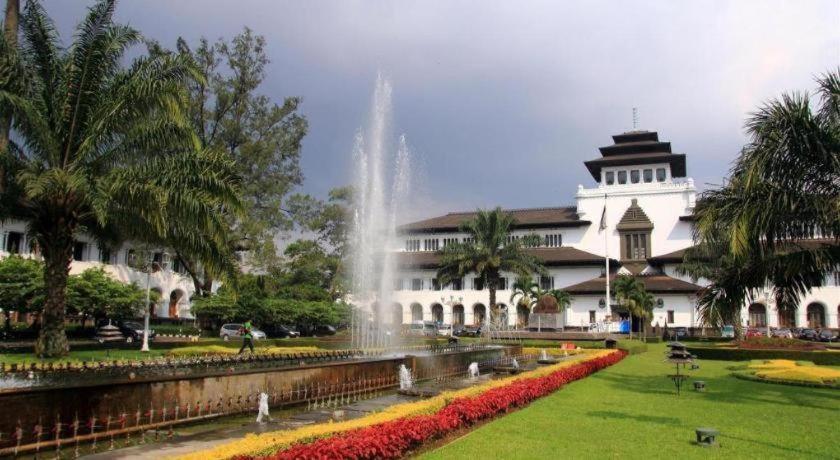 Nalendra Hotel Bandung Exterior photo